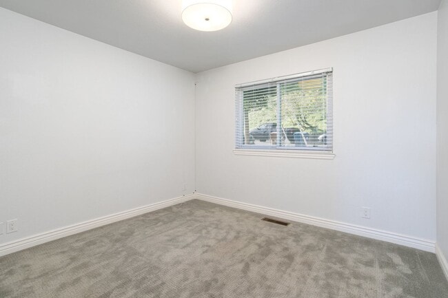 Building Photo - Beautiful Home In Martinez Hills