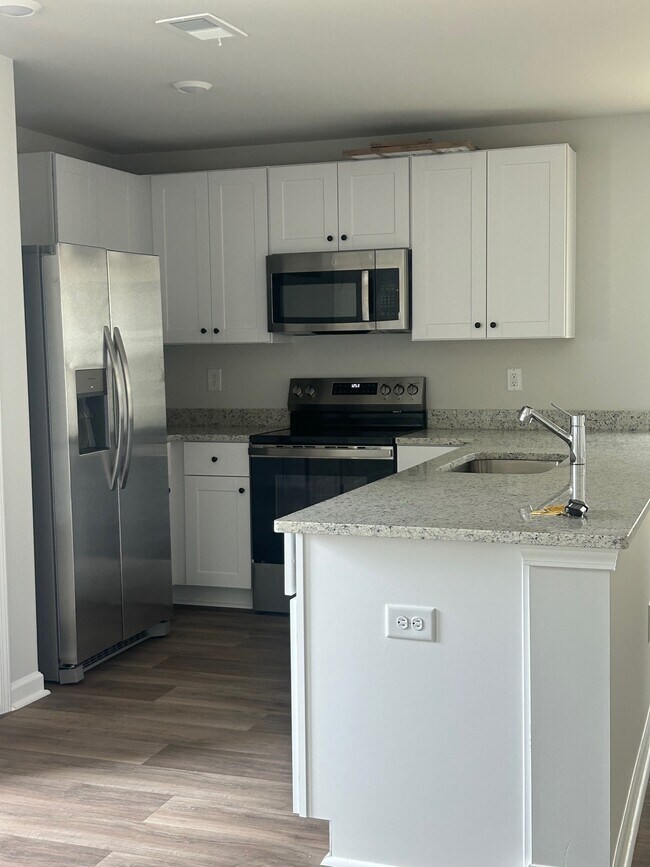 Building Photo - 1732 King Oaks Lp