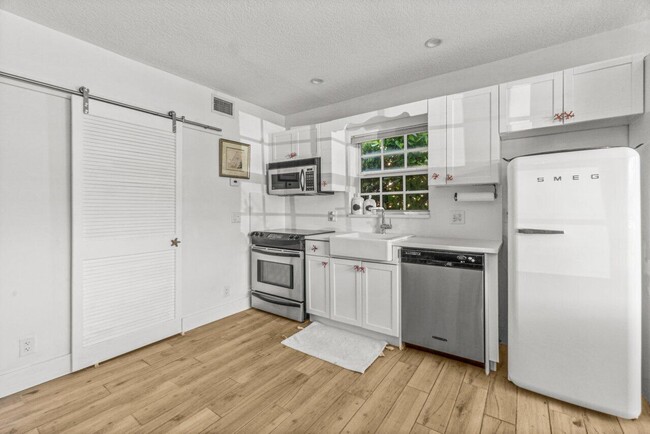 Building Photo - 5505 N Ocean Blvd