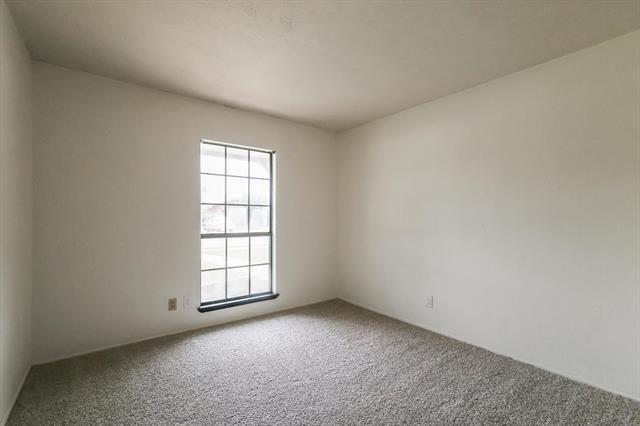 Building Photo - 2301 Travis Dr