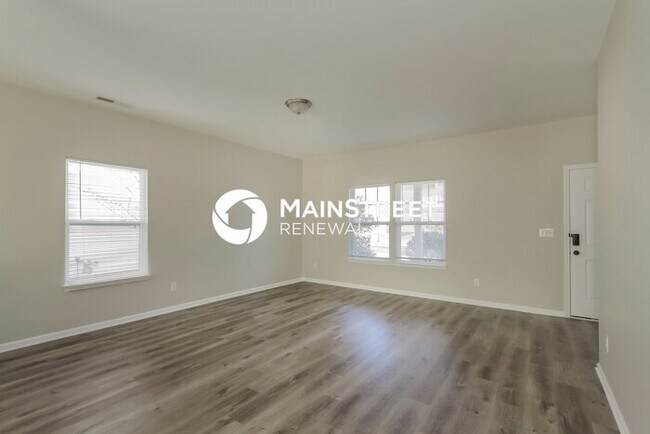 Building Photo - 3 Bedroom Pet-Friendly Home in CHARLOTTE, NC with Main Street Renewal