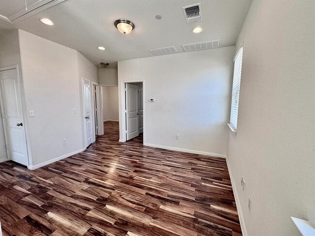 Building Photo - 1001 Zodiac Ln