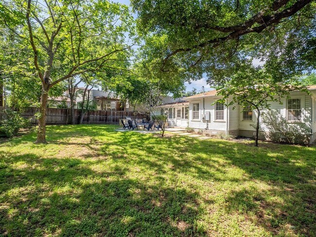 Building Photo - 32 Margranita Crescent