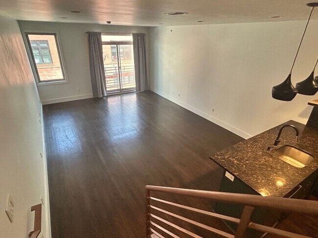 Building Photo - Beautiful Condo with Amazing Roof Top Deck