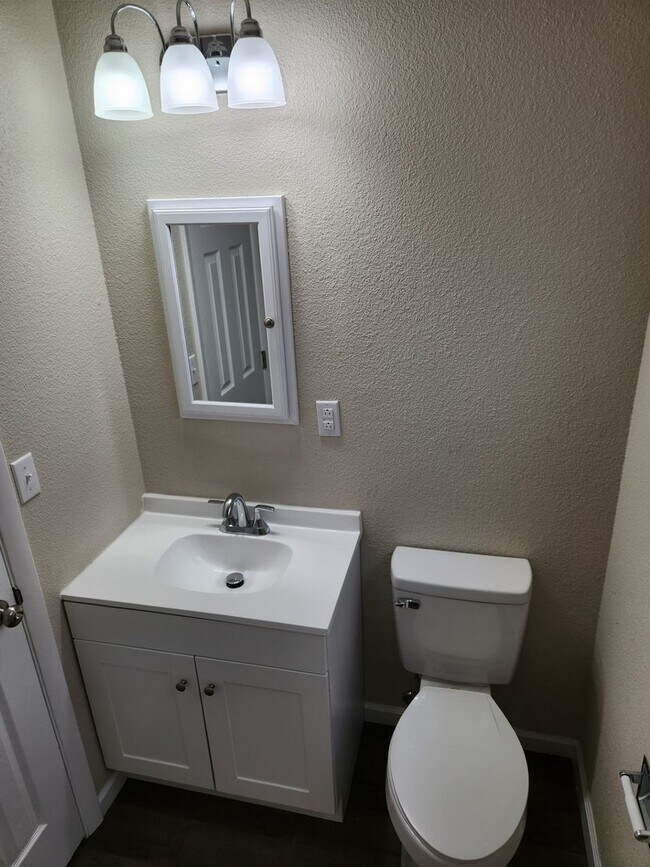 Building Photo - 19864 Gas Point Rd