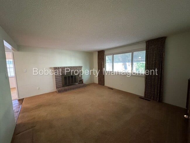 Building Photo - 1316 Stanford Dr