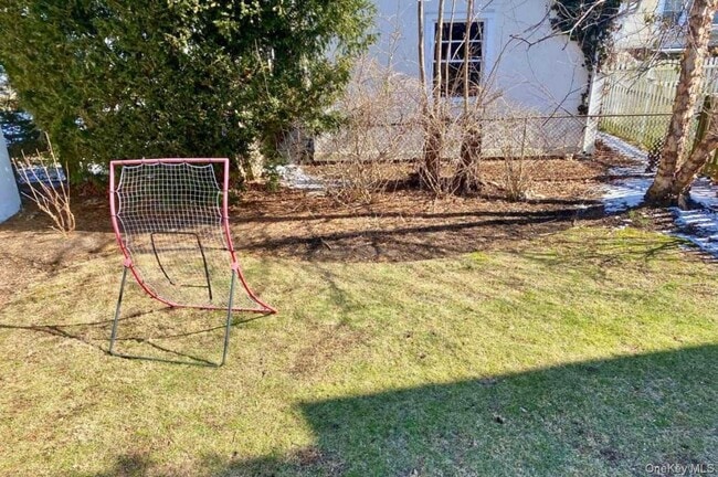 Building Photo - 34 Maplewood St