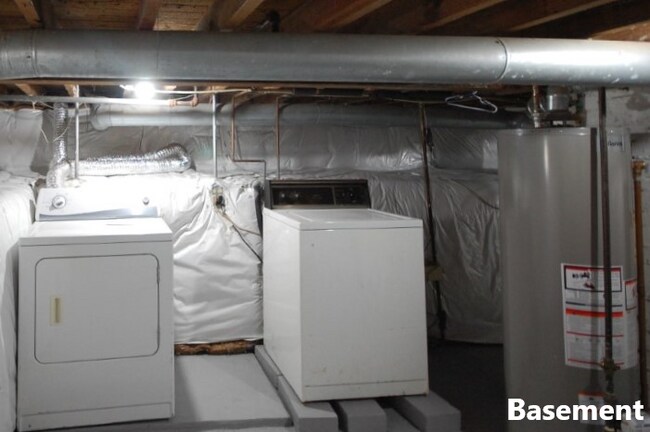 Building Photo - 520 W 5th St