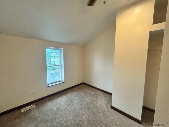Building Photo - 442 Cooper Ave