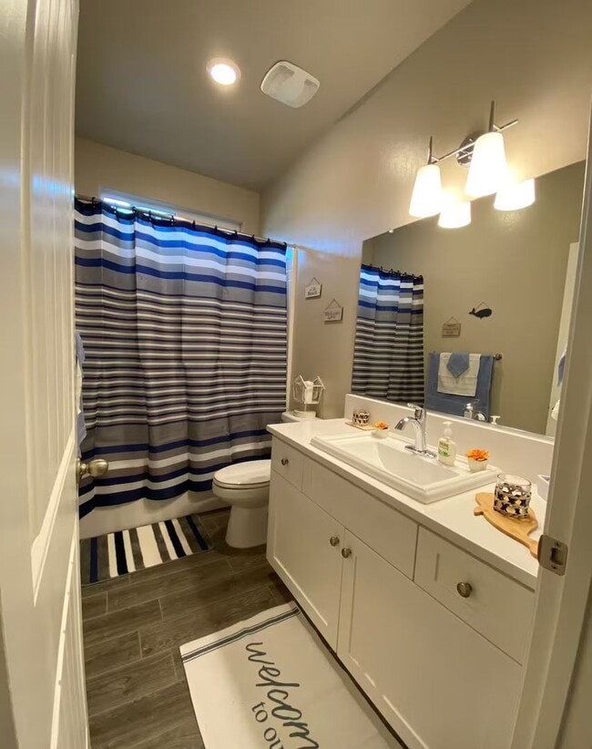 Building Photo - Unbelievable find. Fully furnished 2 or 3 Bedroom house in Seventh Standard Road area