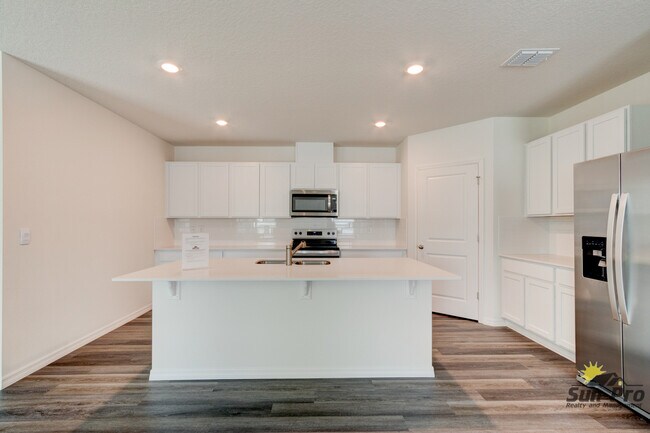 Building Photo - 4240 Acoma Dr