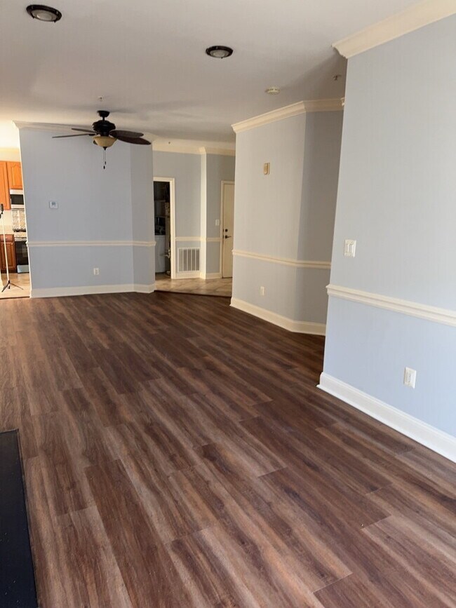 Building Photo - Modern 3BR Condo Near Annapolis Mall & Med...