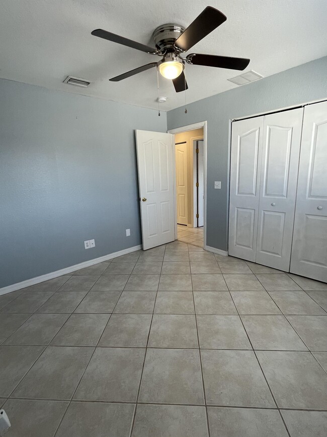 Building Photo - 1602 SW 16th Ct