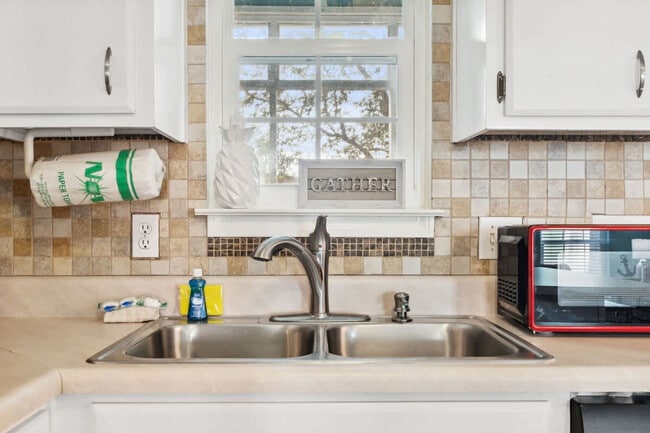 Building Photo - 17212 Front Beach Rd