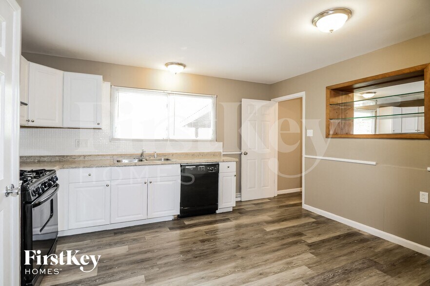 Building Photo - 405 Albert Dr