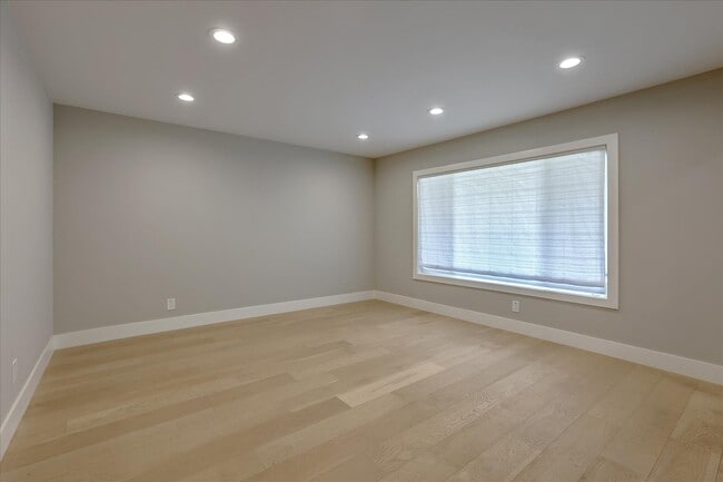 Building Photo - 406 Central Ave