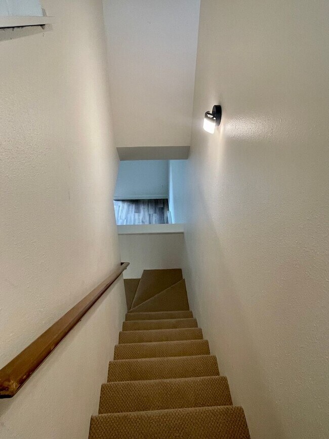 Building Photo - Fully updated/renovated unit NO GARAGE 1 B...