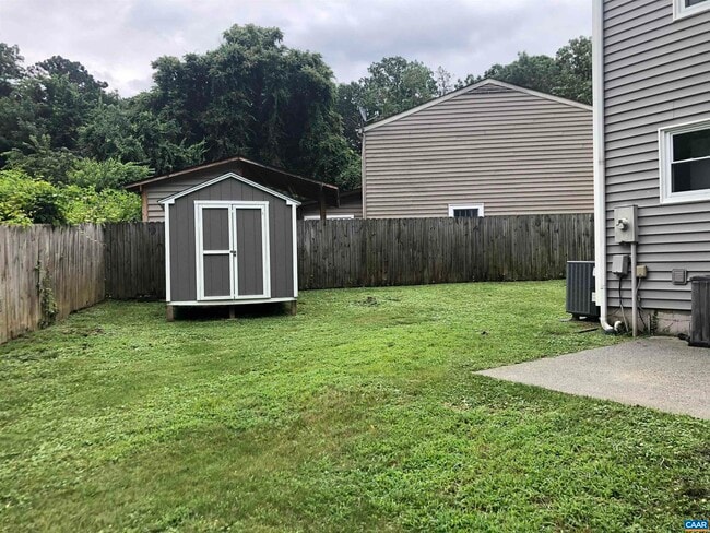 Building Photo - 206 Greentree Park