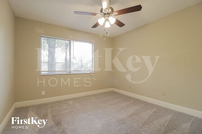 Building Photo - 1303 Willow Springs Ct