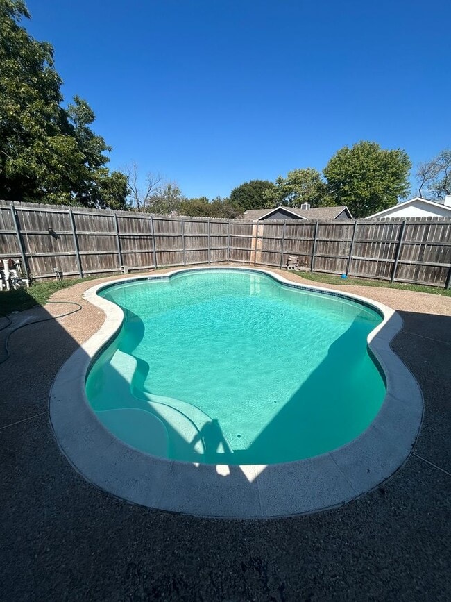 Building Photo - 3702 Bond St