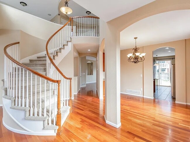 Building Photo - 5255 Clovervale Cir