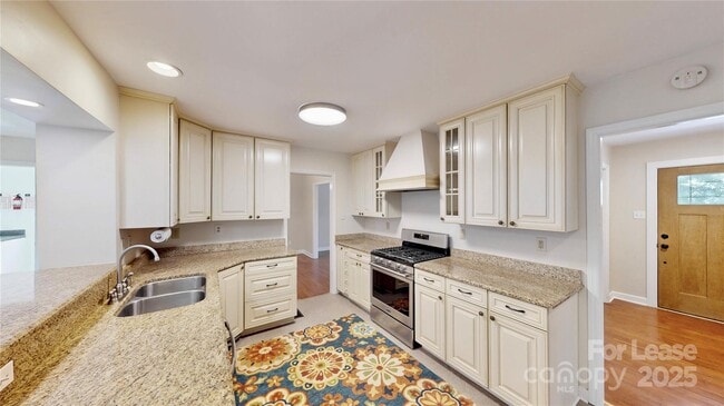 Building Photo - 2844 Goneaway Rd