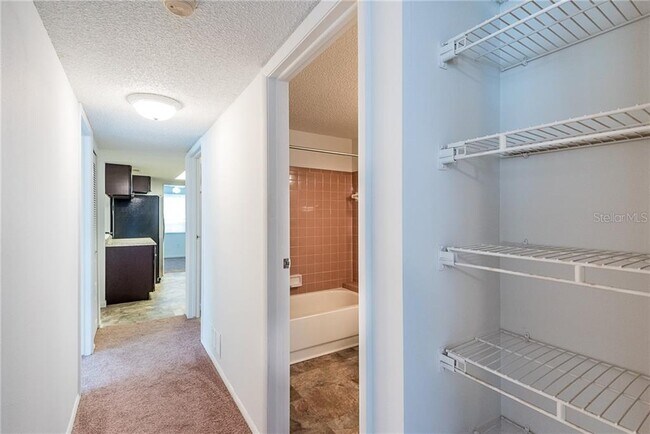 Building Photo - 4022 Beaver Ln