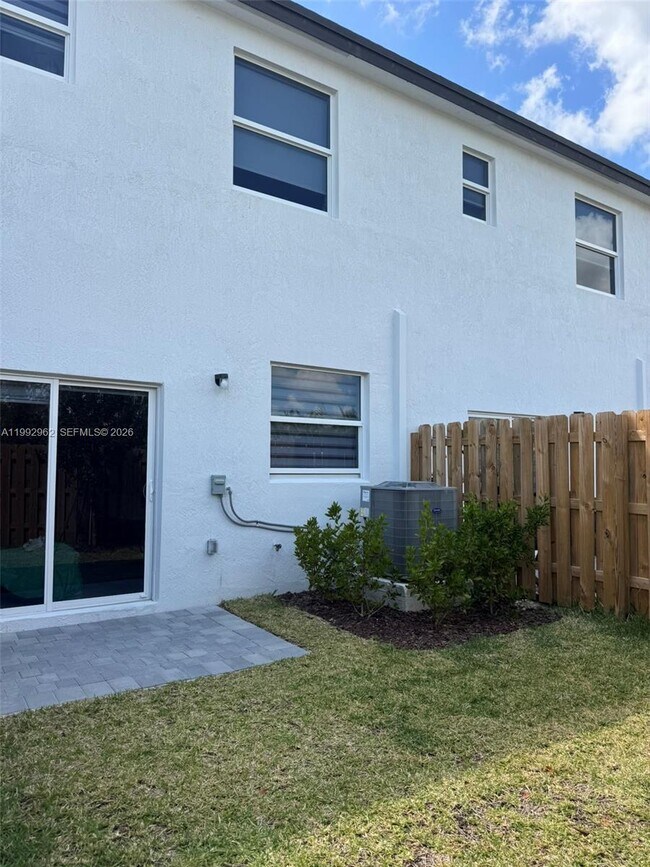 Building Photo - 27687 SW 155th Ct