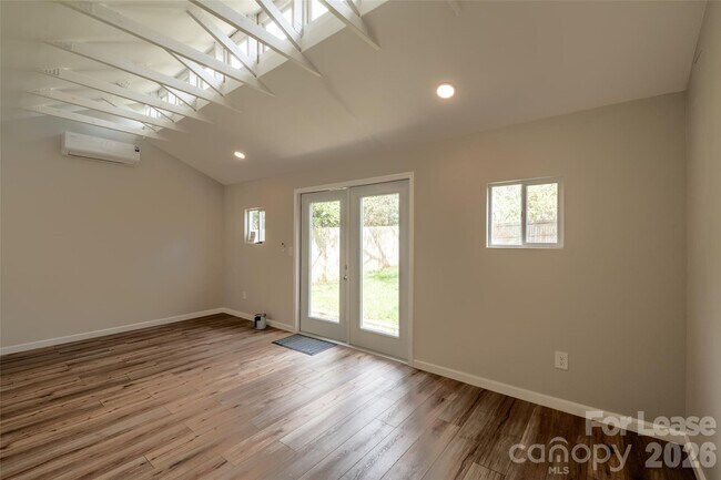 Building Photo - 1516 Princess Pl