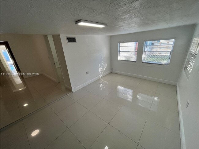 Building Photo - 5803 Buchanan St