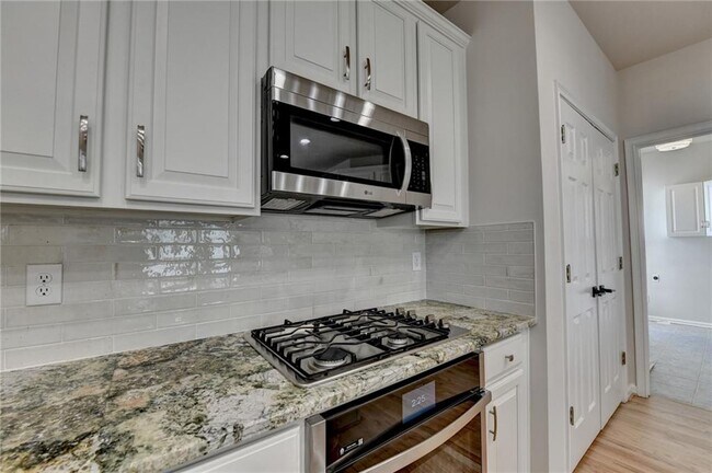 Building Photo - 6415 Sterling Dr