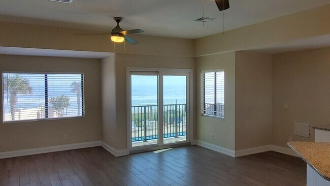 Building Photo - Oceanfront Poolside 2/2 Condo