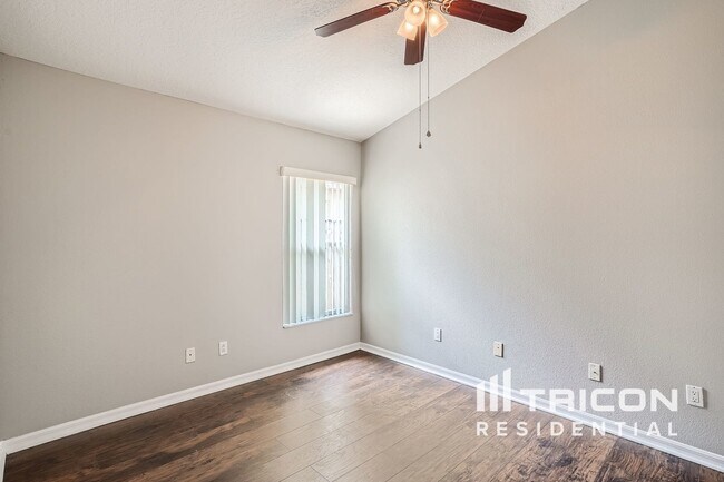 Building Photo - 7025 Colony Pointe Dr