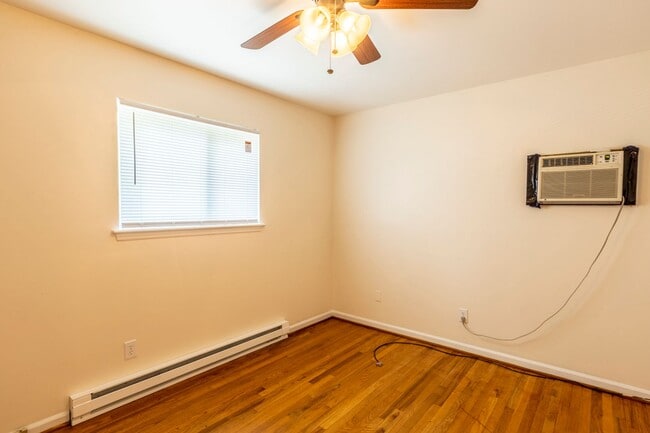 Building Photo - 223 Stribling Ave