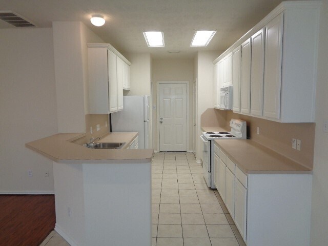 Building Photo - 6155 Morningshire Ln