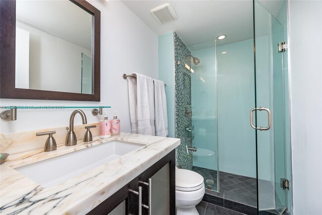 Building Photo - 4301 Collins Ave