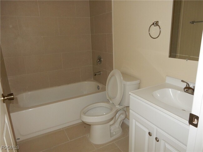 Building Photo - 1713 SW 33rd St