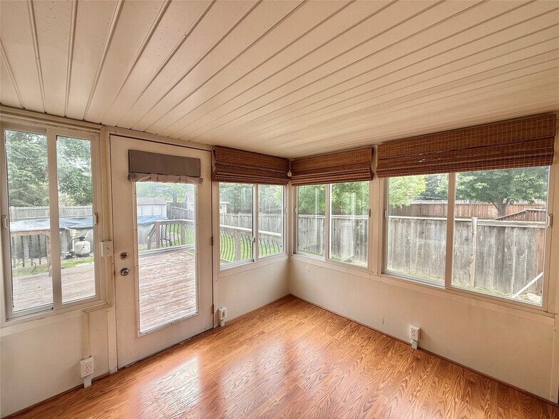Building Photo - 1590 Nine Iron Dr