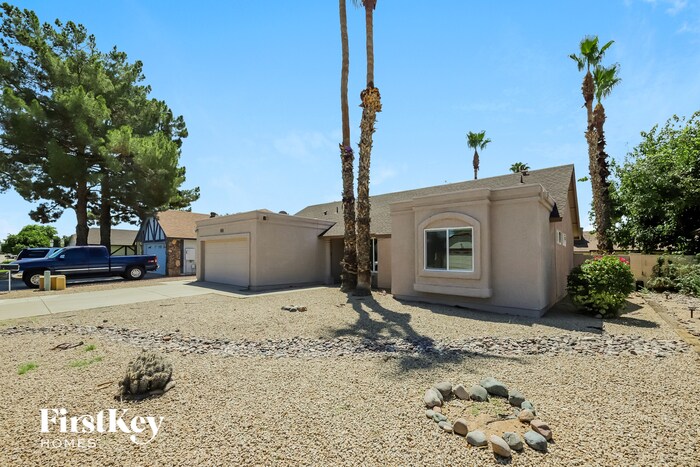 Building Photo - 5625 W Yucca St