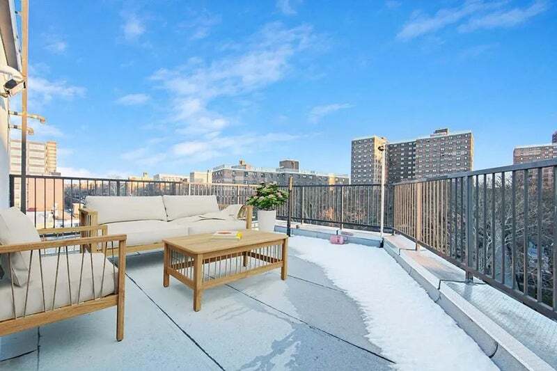 Building Photo - Furnished room/NOT APARTMENT