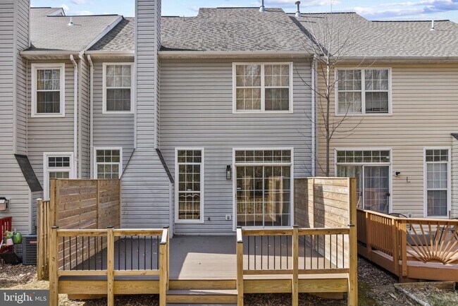 Building Photo - 6033 Grenfell Loop