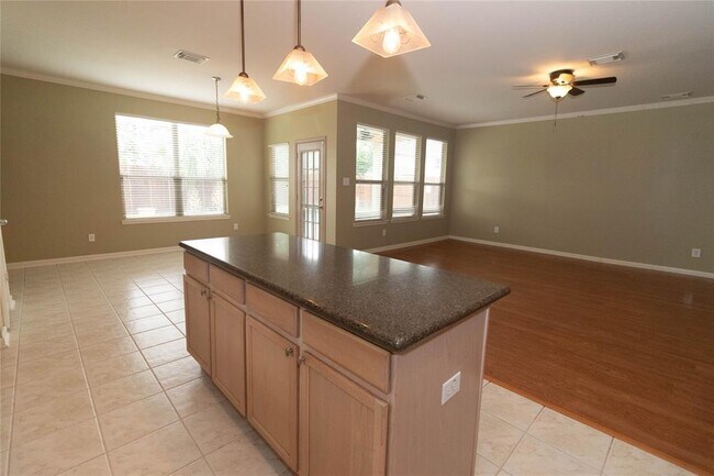 Building Photo - 21534 Pointed Oak Ln