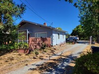 Building Photo - Charming Scotts Valley Cottage with Modern...