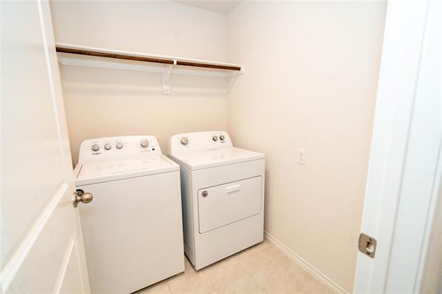 Building Photo - 706 Meadow Creek Ln