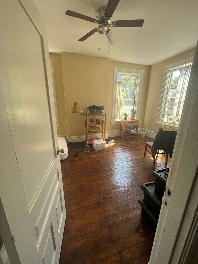 Building Photo - 5498 Hays Street