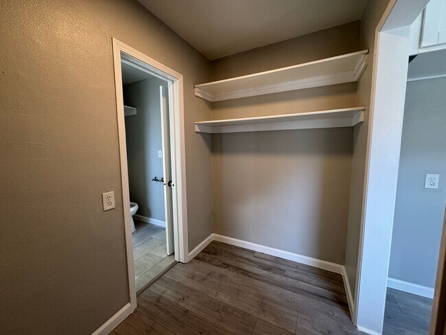 Building Photo - 3569 Mulford Ave
