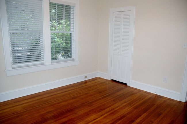 Building Photo - Cottages at Norman - 4 Bedroom 2 Bathroom ...