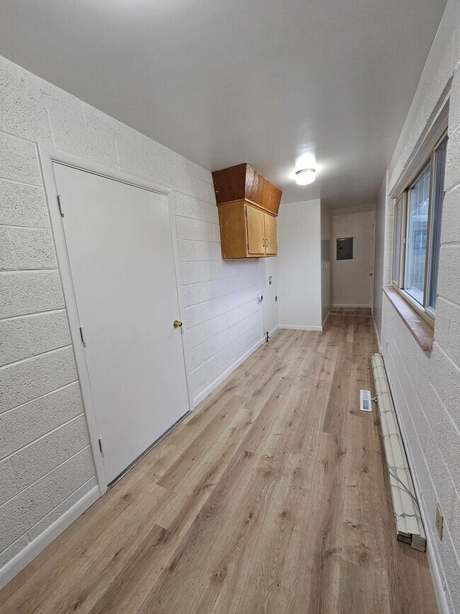 Building Photo - Remodeled 3-Bedroom Home in Orem