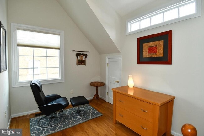 Building Photo - 854 N Liberty St