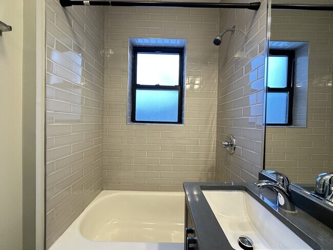 Building Photo - 2917 N Mildred Ave